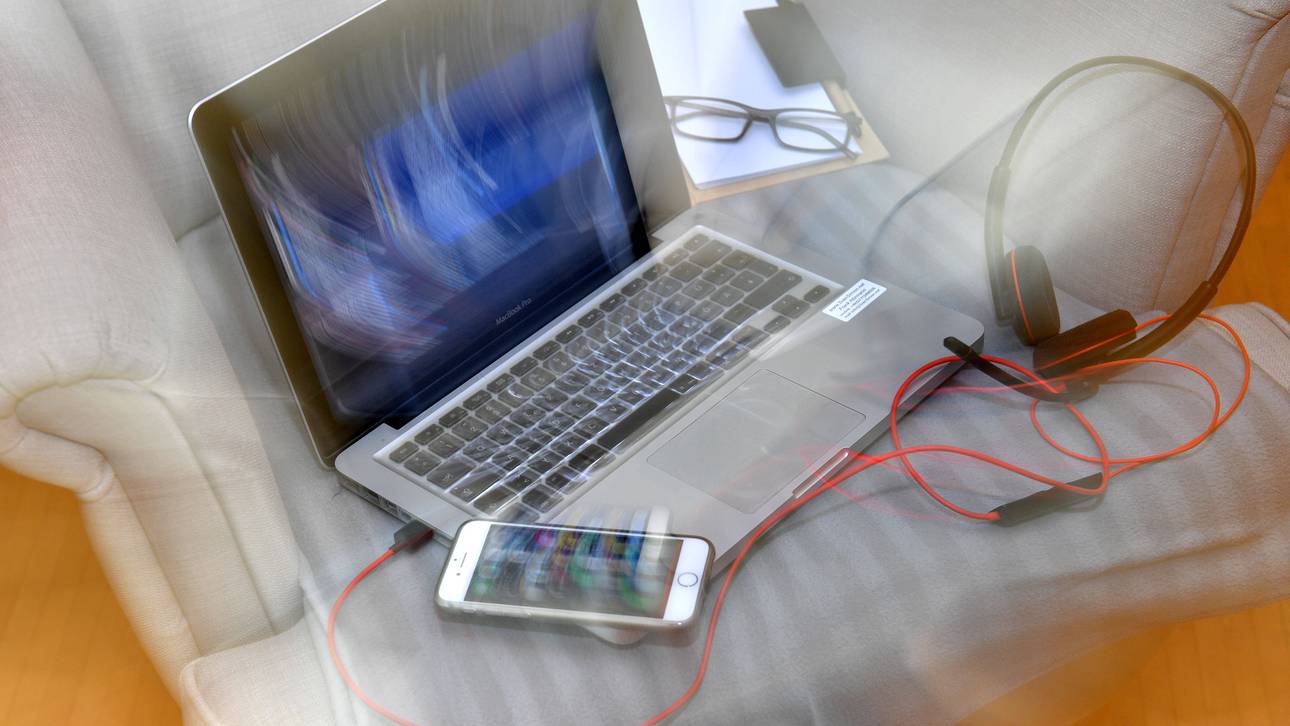 Profis drücken wieder die Schulbank