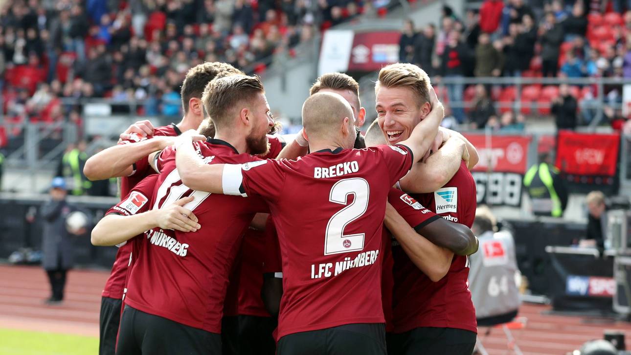 Club-Coach Köllner siegt beim Debüt