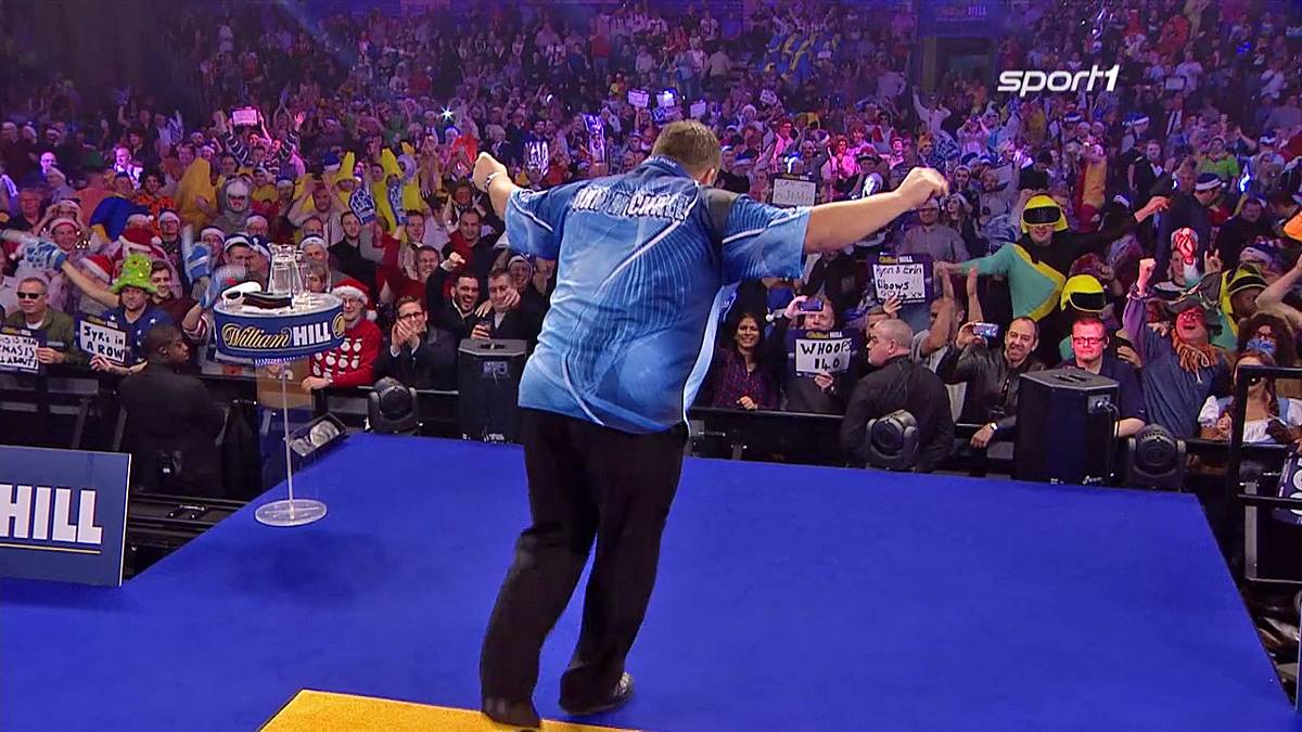 Für eines der künstlerischen Highlights des Tages sorgt dann Michael vor seinem zweiten Match. Der Grieche mit dem Spitznamen "Deadly Rose" legt beim Walk On einen einwandfreien Sirtaki auf die Bühne