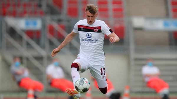 NUREMBERG, GERMANY - MAY 30: Robin Hack of FC Nurnberg controls the ball during the Second Bundesliga match between 1. FC Nürnberg and VfL Bochum 1848 at Max-Morlock-Stadion on May 30, 2020 in Nuremberg, Germany. (Photo by Daniel Karmann/Pool via Getty Images)