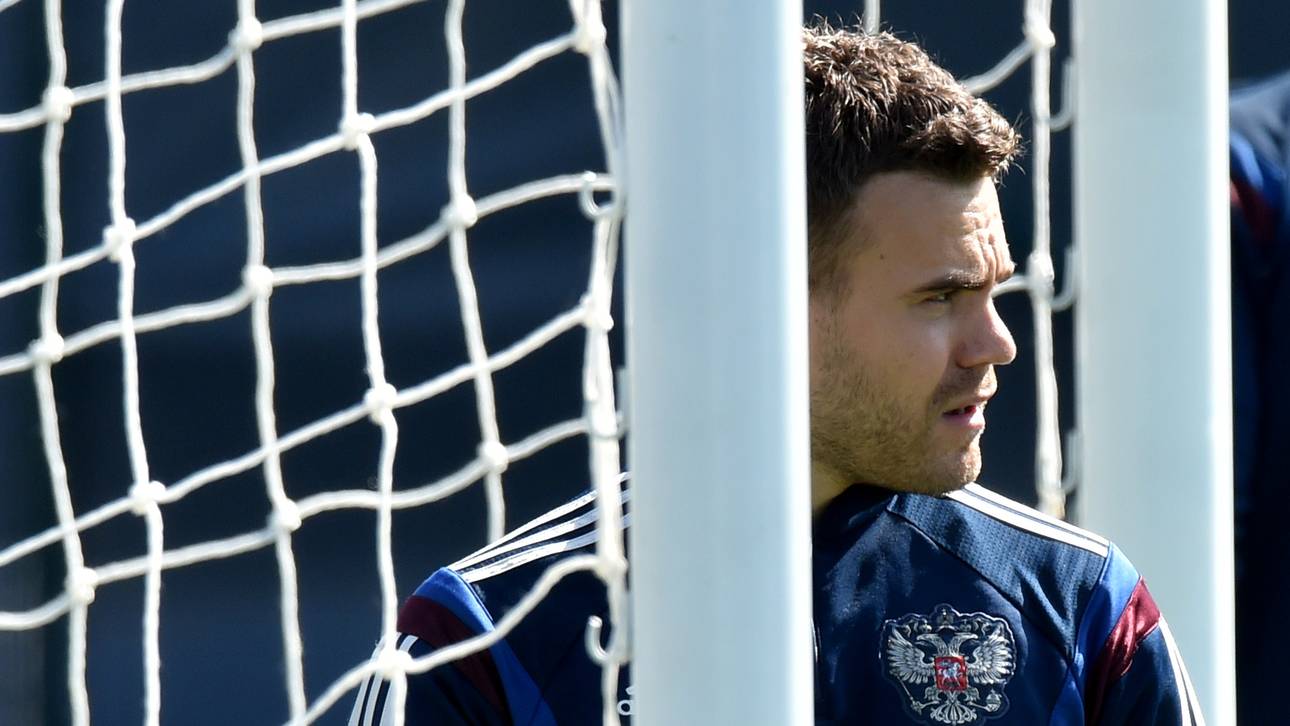 Akinfejew meldet sich zu Wort