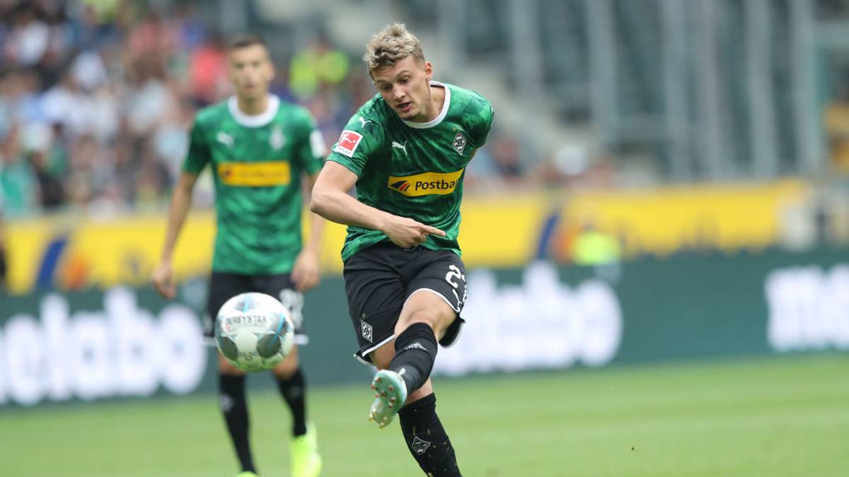 BORUSSIA MÖNCHENGLADBACH: Eigentlich schien der Kader der Gladbacher bereits komplett zu sein, durch den Verkauf von Michael Cuisance (Bild) zum FC Bayern könnten die "Fohlen" noch einmal reagieren. Michael Gregoritsch ist angeblich im Gespräch, auch der Name Sebastian Vasiliadis (SC Paderborn) fällt des Öfteren