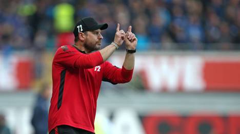 In der Bundesliga noch ohne Sieg - auch im Testspiel gegen Wehen Wiesbaden hat Paderborn Probleme