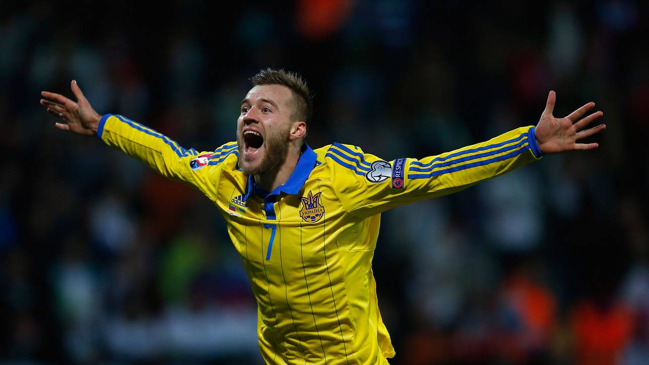 Yarmolenko lässt Ukraine jubeln