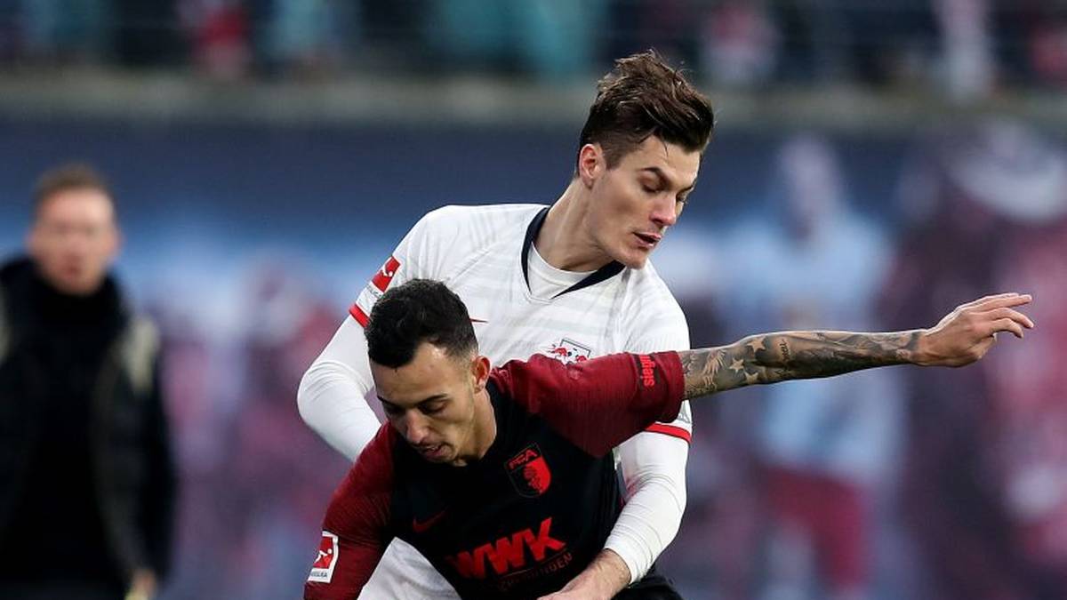 IAGO/NOAH SARENREN BAZEE/MADS PEDERSEN: 6,5 Millionen ließ sich der FCA Linksverteidiger Iago kosten - er kam vor allem vor der Winterpause zu seinen Einsätzen. Pedersen, der für dieselbe Postion geholt wurde, durfte nur 95 Minuten ran und auch Sarenren Bazee konnte die 1,7 Millionen nicht nachweisen - er läuft für die Reserve auf