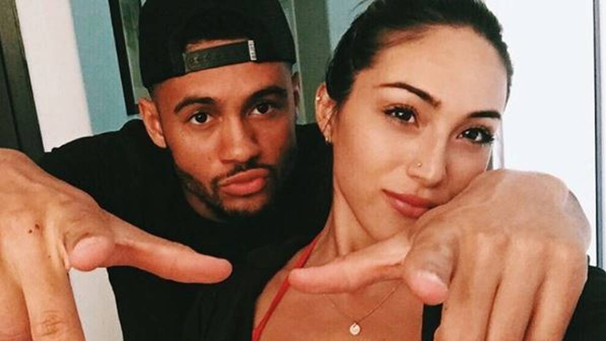 Liguori lernte Foster während ihrer Zeit an der Arizona State University kennen. Bei den Sun Devils war der Running Back ein großer Star. Gerüchte besagen, dass sie sich seit April 2015 näher kennen