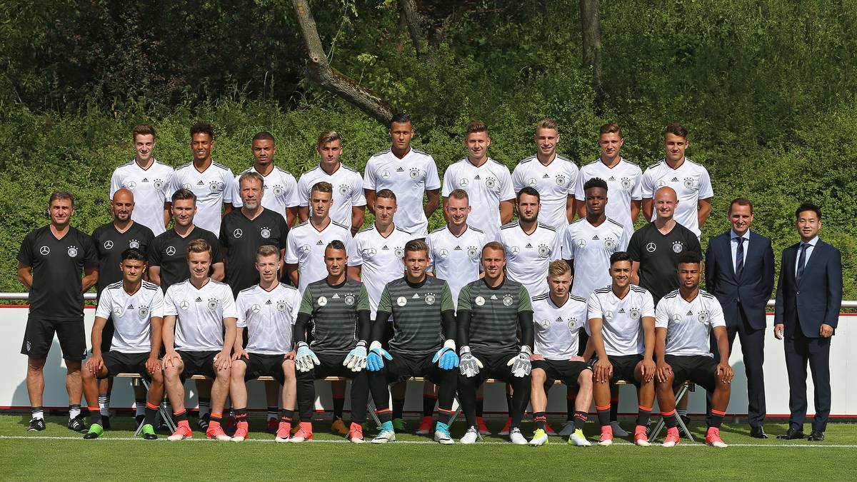 ... acht Jahre nach den Golden Boys um die späteren Weltmeister Manuel Neuer, Jerome Boateng, Benedikt Höwedes, Mats Hummels, Sami Khedira und Mesut Özil. Wer streift sich in Polen das DFB-Trikot über? SPORT1 zeigt den deutschen Kader