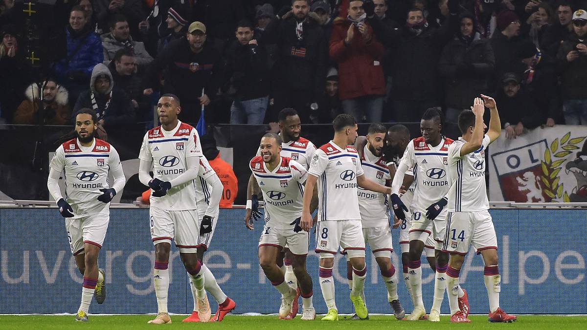 PLATZ 13 - OLYMPIQUE LYON: Mit dem Sieg über Paris-Saint Germain in der heimischen Ligue 1 setzte OL vor Wochenfrist ein Ausrufezeichen. In Nizza gab es am Sonntag allerdings eine Niederlage. Dennoch zeigt der Trend vor dem Kracher gegen Barcelona nach oben