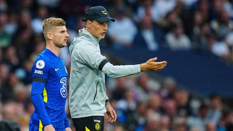 Thomas Tuchel und Timo Werner während eines Premier League Spiels von FC Chelsea