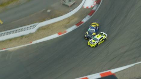 Am Samstag stand am Nürburgring das erste Rennen der vierten Runde der ADAC GT4 Germany auf dem Programm. Jan Philipp Springob und Philipp Gogollok feierten dabei ihren dritten Saisonsieg und übernahmen die Tabellenführung.