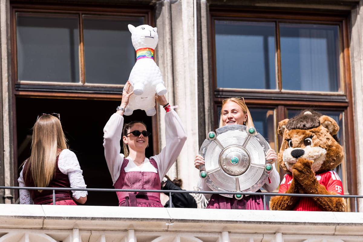 Bayern-Lama statt Kakadu! Das steckt dahinter