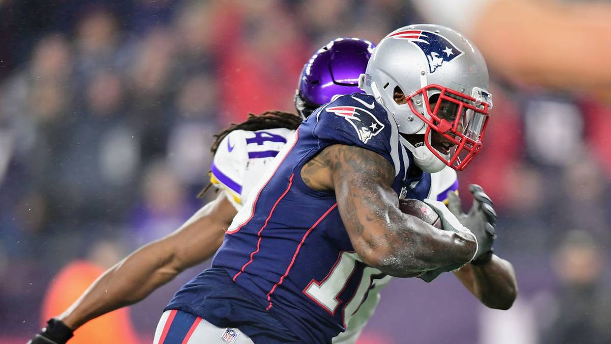 Ist Gordon mit dem Kopf bei der Sache (so wie letztes Jahr bei den Patriots), stellt er für Brady dank seiner Kombination aus Schnelligkeit und Größe eine unglaubliche Waffe dar. In 11 Spielen für New England verbuchte er 720 Yards und drei Touchdowns