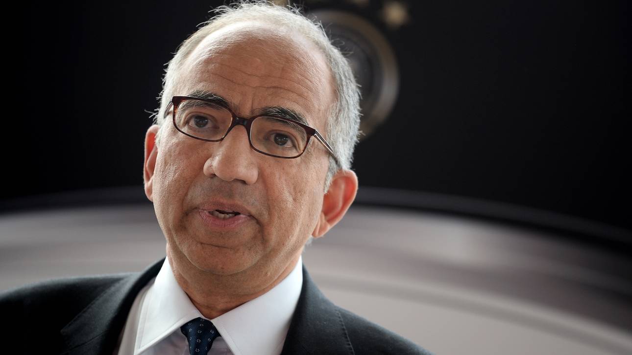 Cordeiro sticht Hope Solo aus