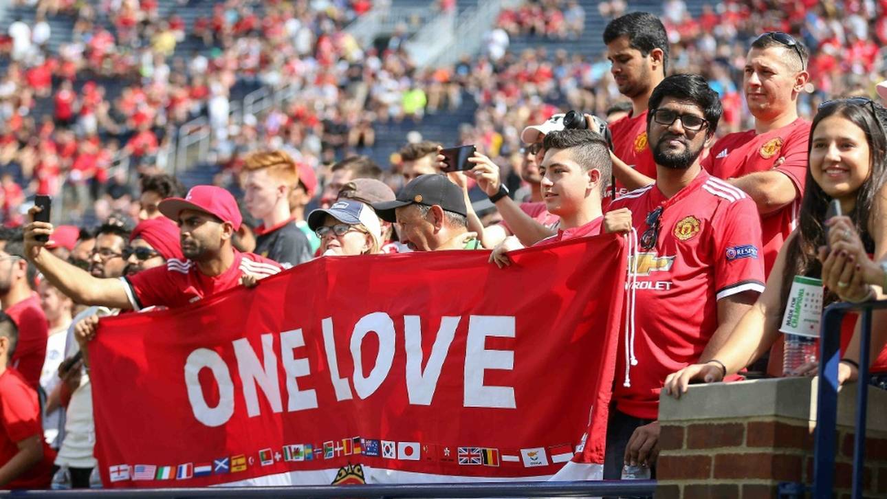 Old Trafford wieder mit Stehplätzen