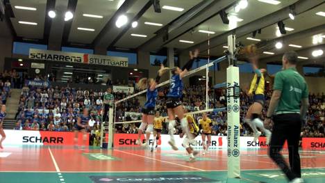 Der Allianz MTV Stuttgart schlägt den SSC Palmberg Schwerin und erzwingt das Entscheidungsspiel in der Finalserie. Besonders ein Ballwechsel lässt die Halle toben.