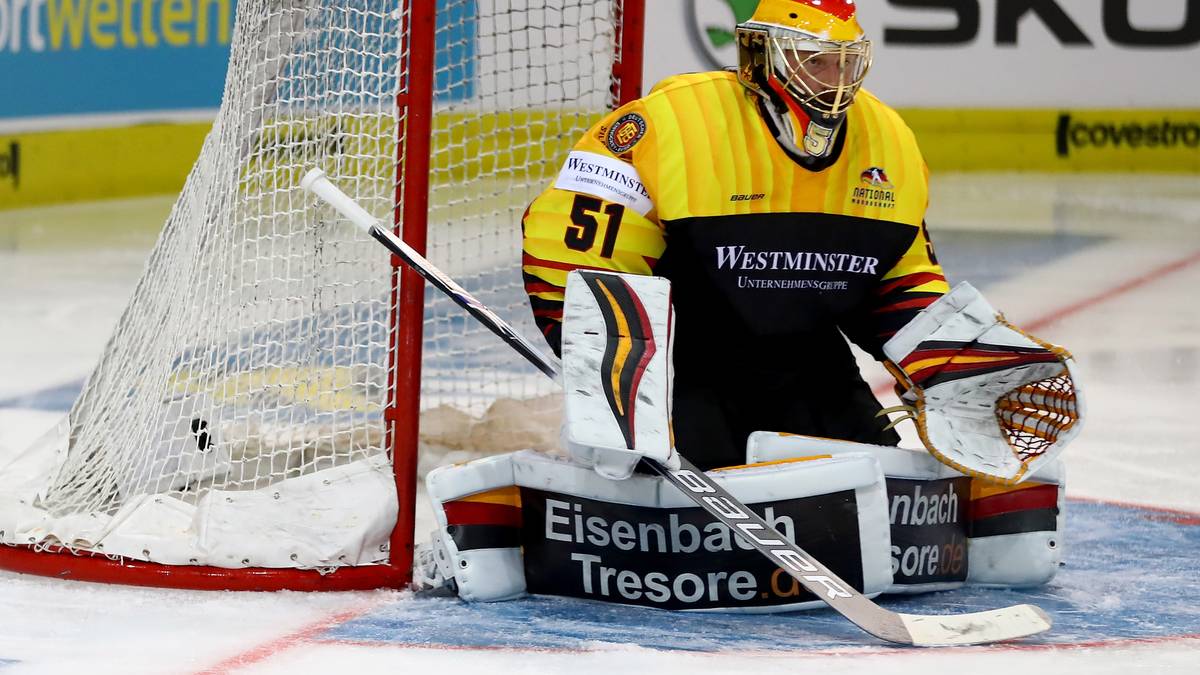 TOR - TIMO PIELMEIER (ERC Ingolstadt): Pielmeier ist seit Jahren einer der besten DEL-Keeper. 2011 macht er sein einziges NHL-Spiel im Trikot der Anaheim Ducks. Seit 2013 hält er den Kasten der Bayern sauber, mit denen er 2014 die Meisterschaft holt  
