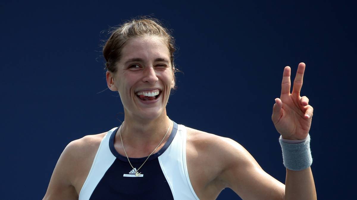 Auch Andrea Petkovic hat gut lachen. Sie steht nach einem Sieg gegen Elena Vesnina in der 3. Runde