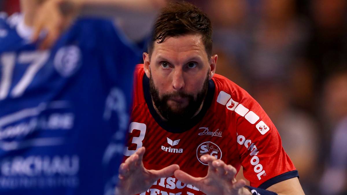 Im Derby ereilte die Nordlichter jedoch ein herber Rückschlag: Flensburg verlor Kapitän und Abwehrchef Tobias Karlsson, der schon in der ersten Halbzeit wegen Rückenproblemen die Halle verlassen musste. Auch gegen Melsungen kam er nicht zum Einsatz