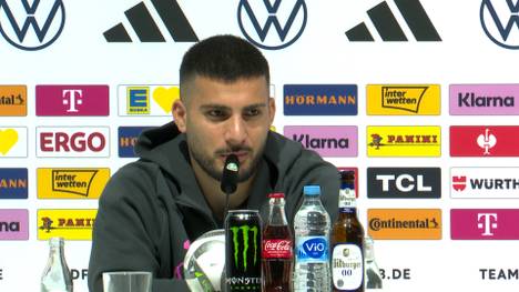 Vor dem letzten Spiel als Co-Trainer bekommt Sandro Wagner von DFB-Stürmer Deniz Undav eine Menge Lob.