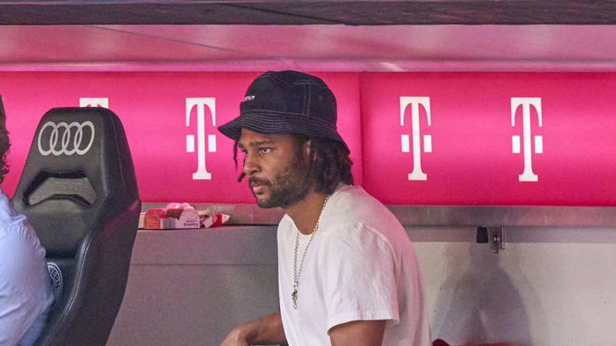 In der Offensive der DFB-Elf war Serge Gnabry eine tragende Säule. Er stand in den vergangenen acht Deutschland-Spielen immer in der Startelf. Weil der FCB-Offensivmann sich im Training eine schwere Adduktorenverletzung zuzog, muss Bundestrainer Julian Nagelsmann bei der WM auf eine Stammkraft verzichten und umplanen. 