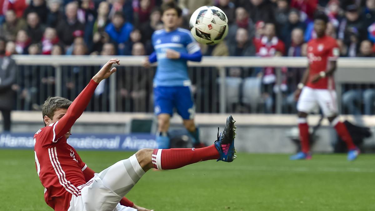 Hier verpasst Thomas Müller noch knapp, in der 17. Minute bereitet er das 1:0 von Arturo Vidal vor