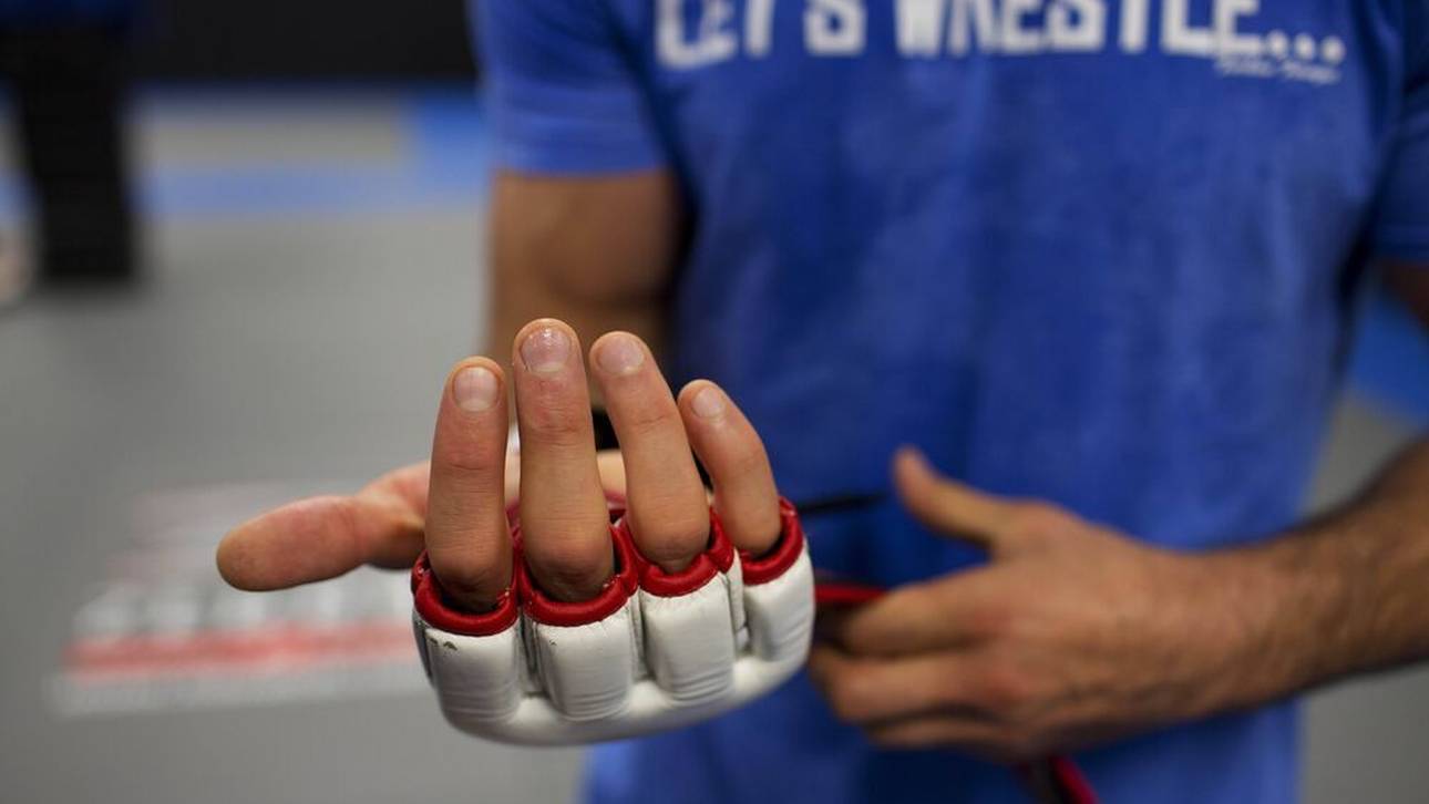 Im Kampf: MMA-Fighter verliert Finger