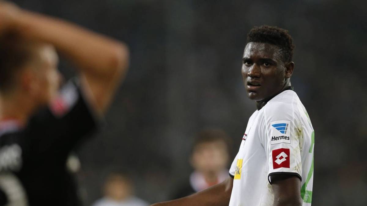 Und noch ein Angreifer, bei dem Eberl daneben lag: Mlapa kommt 2012 als deutscher U21-Nationalspieler aus Hoffenheim, seine Zukunft scheint rosig. Doch in Gladbach wird er nicht glücklich. Mlapa wird erst nach Nürnberg verliehen und dann nach Bochum verkauft. Seine Bilanz: drei Bundesliga-Tore in zwei Jahren.