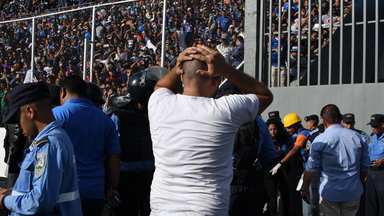 FBL-HONDURAS-STAMPEDE