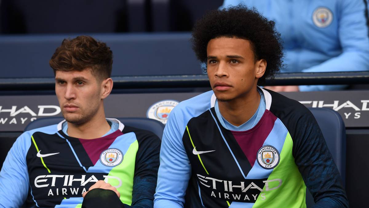 ENGLAND - LEROY SANÉ (Manchester City): Ein Kreuzbandriss hat dafür gesorgt, dass der Superstar in dieser Saison nur zusehen konnte. Sané macht Fortschritte in Sachen Fitness und auch sonst ist es alles andere als ruhig um ihn. Schon im Sommer wurde ein Wechsel zum FC Bayern heiß diskutiert. Ob ein Wintertransfer zustande kommt, ist offen