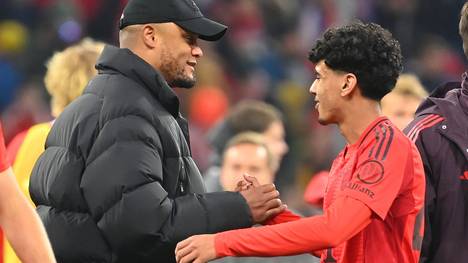 Adam Aznou kehrt für die Klub-WM von seiner Leihe von Real Valladolid zum FC Bayern zurück. Setzt Trainer Vincent Kompany ihn nun auch ein?