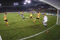 Erstmals seit 16 Jahren steht der FC St. Pauli wieder im Achtelfinale des DFB-Pokal. Der Sieg gegen Dynamo Dresden verläuft furios. Alle Tore und Highlights im Video.