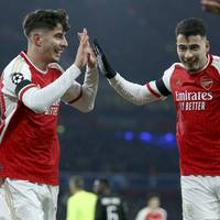 Der FC Arsenal und Kai Havertz spielen sich in der Champions League gegen Lens in einen Rausch. Real Madrid dreht das Duel gegen Neapel - auch weil Jude Bellingham Geschichte schreibt.
