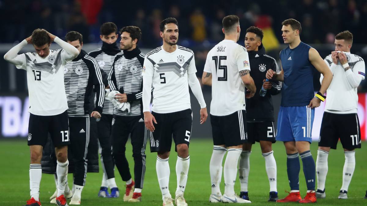 ÖSTERREICH - "Kronen Zeitung": "2:2! Deutschland vergeigt sicher geglaubten Sieg"