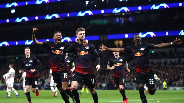 LONDON, ENGLAND - FEBRUARY 19: Timo Werner of RB Leipzig  celebrates after scoring his team's first goal during the UEFA Champions League round of 16 first leg match between Tottenham Hotspur and RB Leipzig at Tottenham Hotspur Stadium on February 19, 2020 in London, United Kingdom. (Photo by Julian Finney/Getty Images)