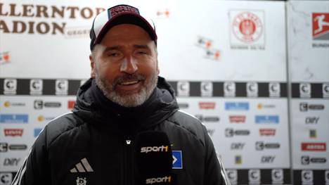 Tim Walter wird im Topspiel der 2. Liga ausgebuht und angefeindet. Für den Hamburger Trainer allerdings kein Problem, er mag das sogar, wie er im Interview nach dem Spiel verrät.