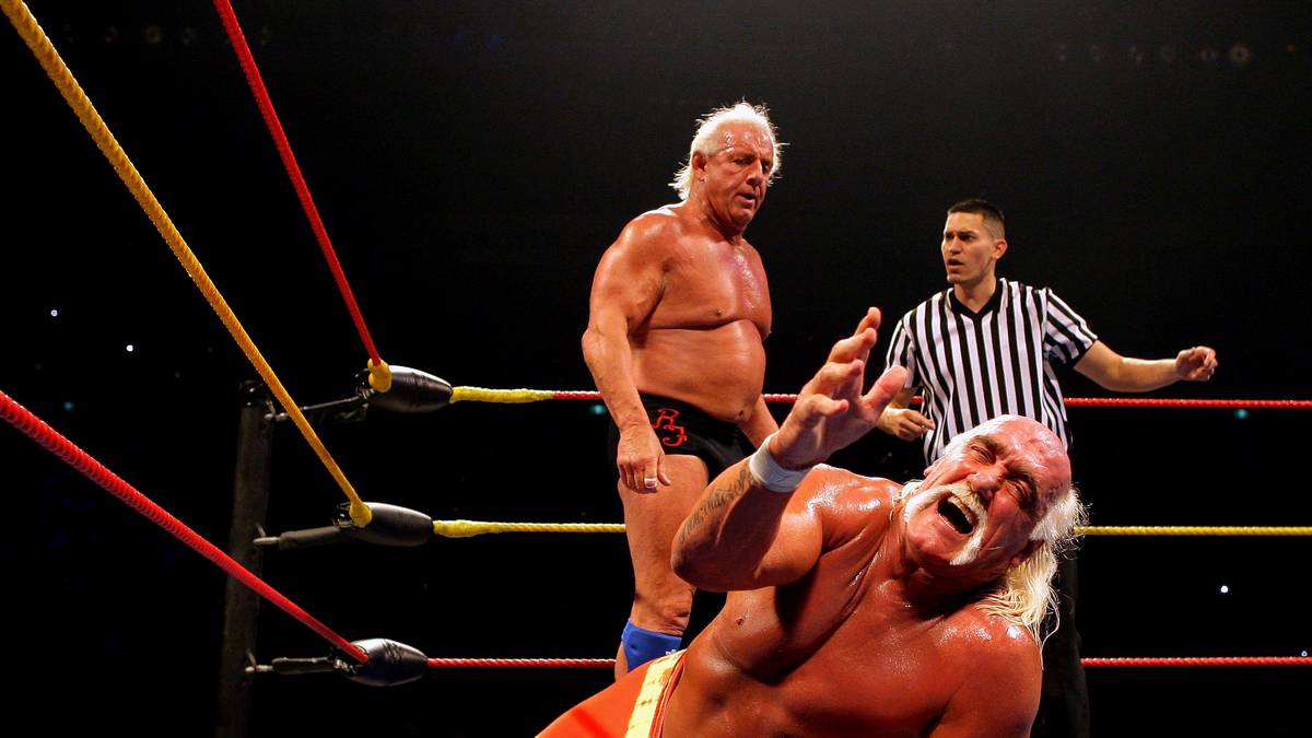 Vom Wrestling konnte Hogan aber doch nicht lassen: Im Jahr 2009 tourte er mit seinem alten Rivalen Ric Flair durch Australien ...