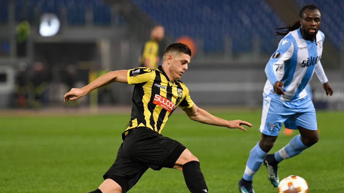 GEWINNER - WERDER BREMEN: Mit Milot Rashica (Vitesse Arnheim), Sebastian Langkamp (Hertha BSC) und Marco Friedl (Bayern) hat Werder neue Spieler im Kampf um den Klassenerhalt verpflichtet. Rashica (Bild) sollen die Lücke des verletzten Fin Bartels füllen. Die Abgänge von Izet Hajrovic und Ulisses Garcia sind zu verschmerzen