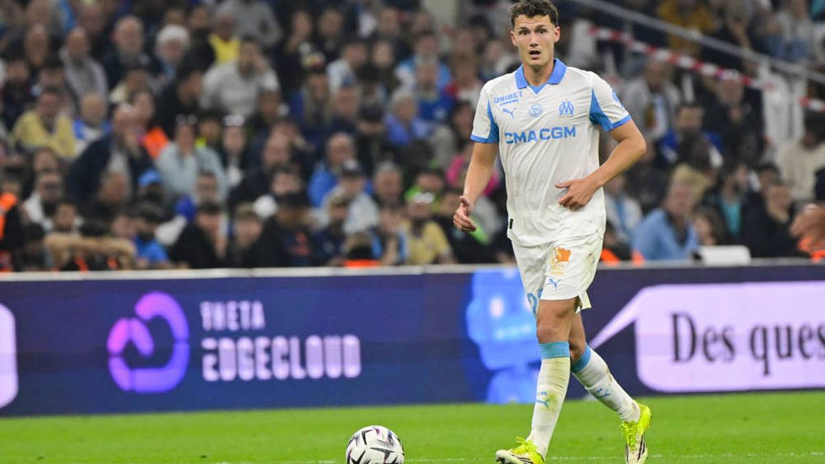 Der Ex-Bayern-Spieler und Weltmeister hat wie zahlreiche andere namhafte französische Spieler keinen Platz im Aufgebot von Deschamps. Auch Benjamin Pavard wird die Weltmeisterschaft also als Zuschauer verfolgen. 