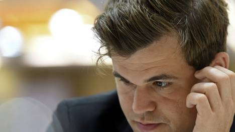 Carlsen vermeidet weiterhin konkrete Betrugsvorwürfe