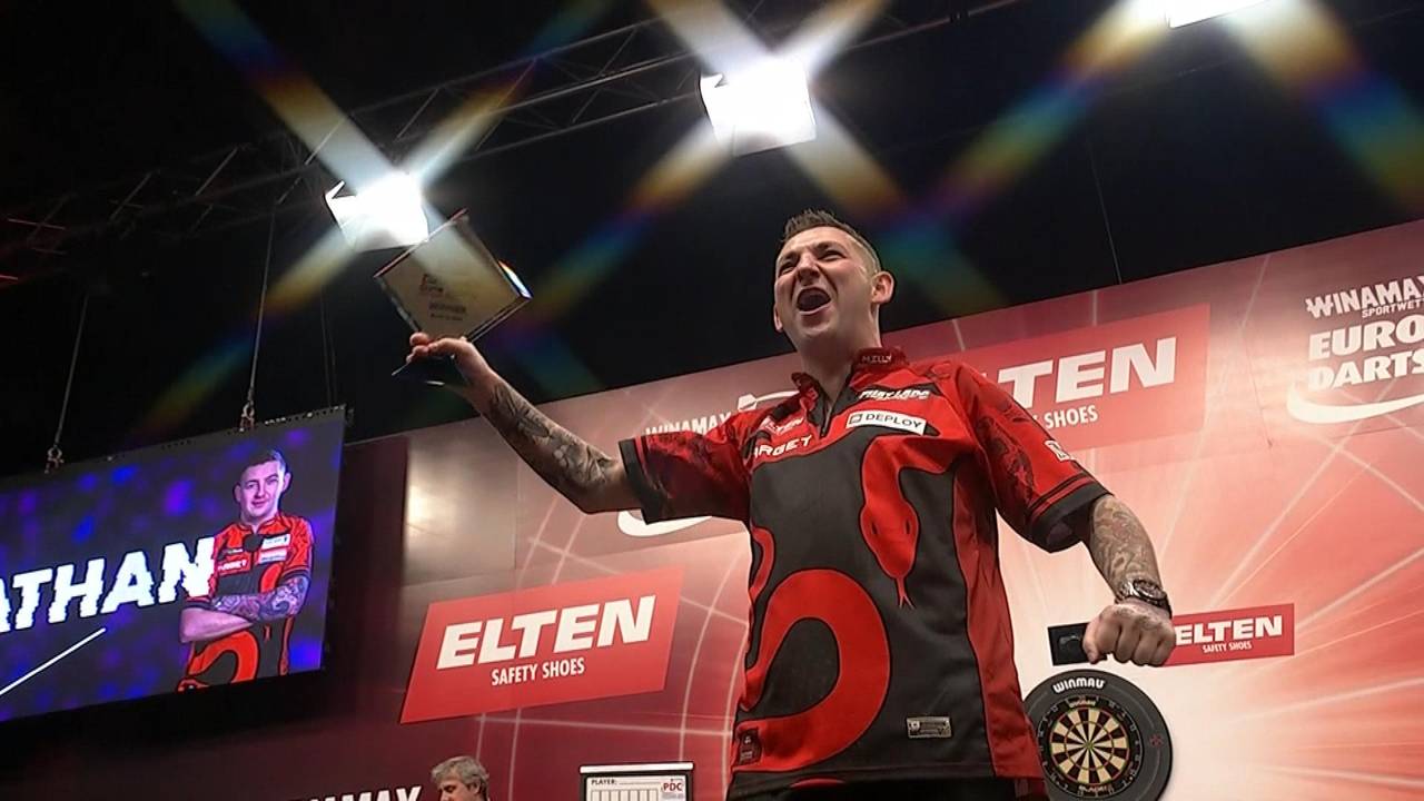 Aspinall holt Überraschungstitel