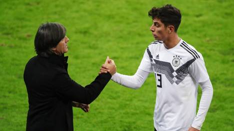 Kai Havertz steht vor einem Rekord-Wechsel zum FC Chelsea. Dennoch ist er aktuell beim DFB-Team vor Ort. Der Medizincheck bei den Blues steht nach SPORT1-Informationen noch aus.