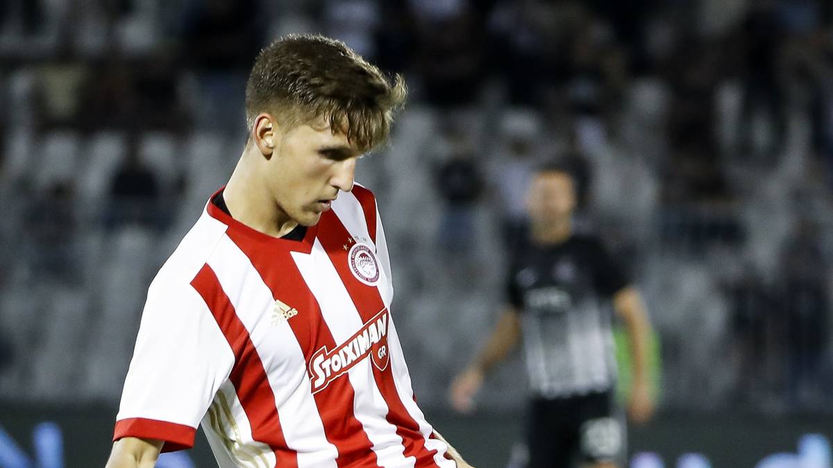 PANAGIOTIS RETSOS (Bayer Leverkusen): Der erst 19 Jahre alte griechische Nationalspieler kommt von Olympiakos Piräus und kostet die Leverkusener 17,5 Millionen Euro. Retsos erhält einen Fünfjahresvertrag