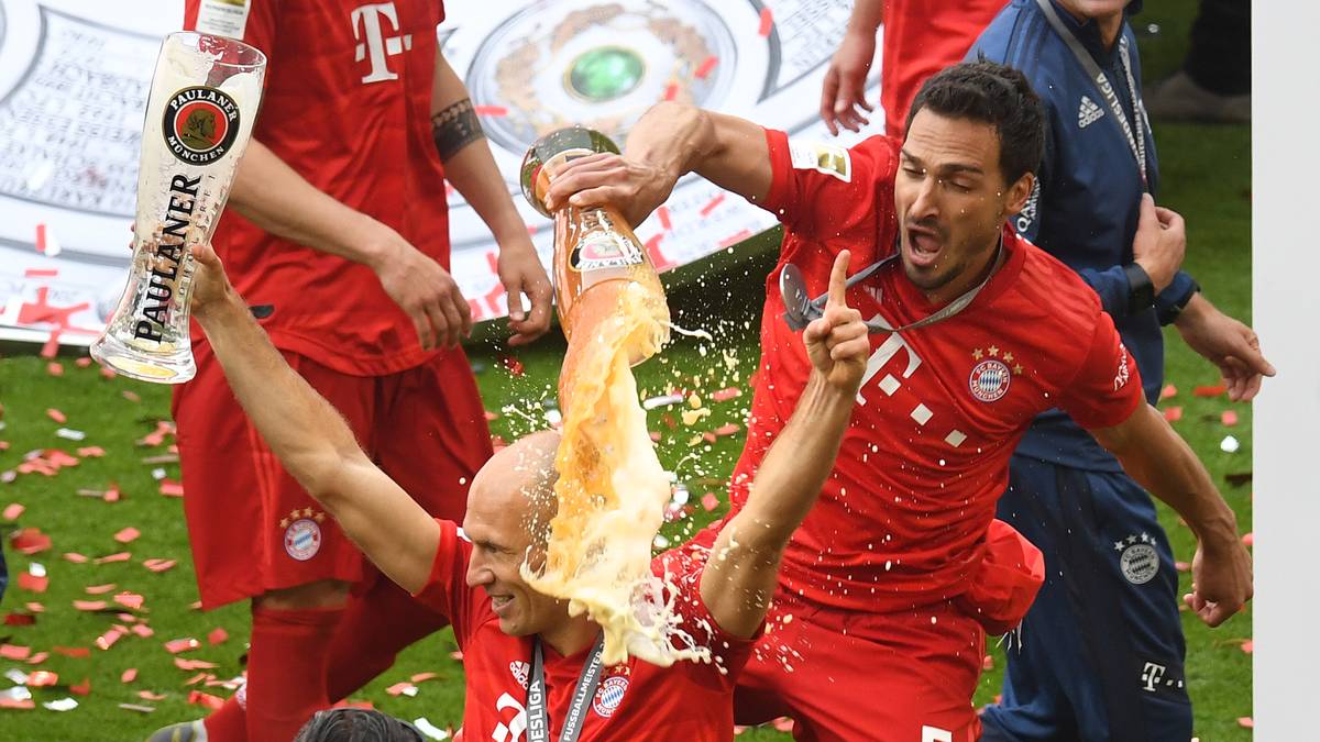 MATS HUMMELS: Da Niko Kovac Hummels‘ in seiner Funktion als Eintracht-Trainer im Pokalfinale der letzten Saison noch als vermeintlichen Schwachpunkt der Bayern ausgemacht hatte, herrscht eine gewisse Skepsis, inwieweit er auf den ehemaligen BVB-Kapitän setzt