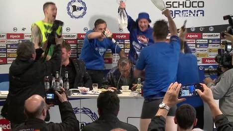 Arminia Bielefeld Dritte Liga Aufstieg Norbert Meier Bierdusche