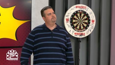Die Darts-WM 2026 findet in einem neuen Format mit mehr Spielern und mehr Preisgeld statt. Dartsprofi Gabriel Clemens nimmt in der neusten Madhouse-Folge Stellung dazu.