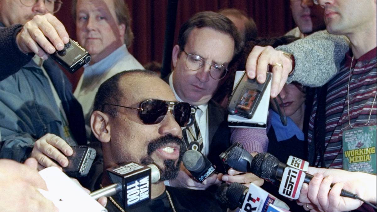 PLATZ 4 - WILT CHAMBERLAIN (27,8 PER): Der 2,16 Meter große Chamberlain erzielte in seinem zweiten NBA-Jahr für die Philadelphia Warriors durchschnittlich 38,4 Punkte, 27,2 Rebounds und 1,9 Assists pro Partie in 79 Einsätzen. Mit diesen Zahlen würde er auch in der heutigen NBA dominieren. Bis heute ist er der einzige Spieler, der 100 Punkte in einem Spiel erzielte