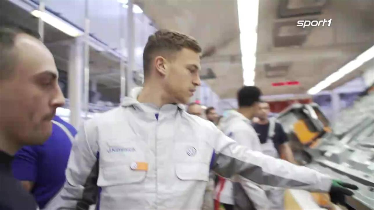 DFB-Team besucht VW-Werk