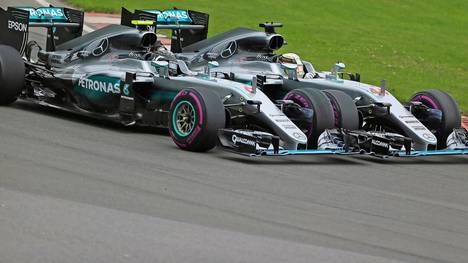 Und wieder geraten sie aneinander: Der Ärger zwischen Nico Rosberg und Lewis Hamilton nimmt kein Ende
