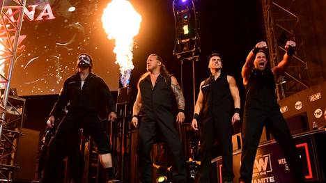 Chris Jericho (2.v.l.) verlor mit dem Inner Circle den Hauptkampf bei AEW Blood and Guts