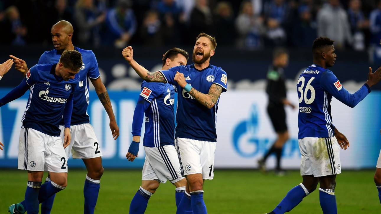 S04 klettert und sagt BVB Kampf an